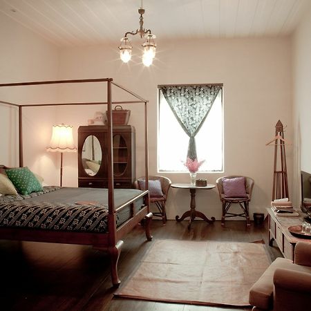 The Asadang Bed And Breakfast Bangkok Bagian luar foto